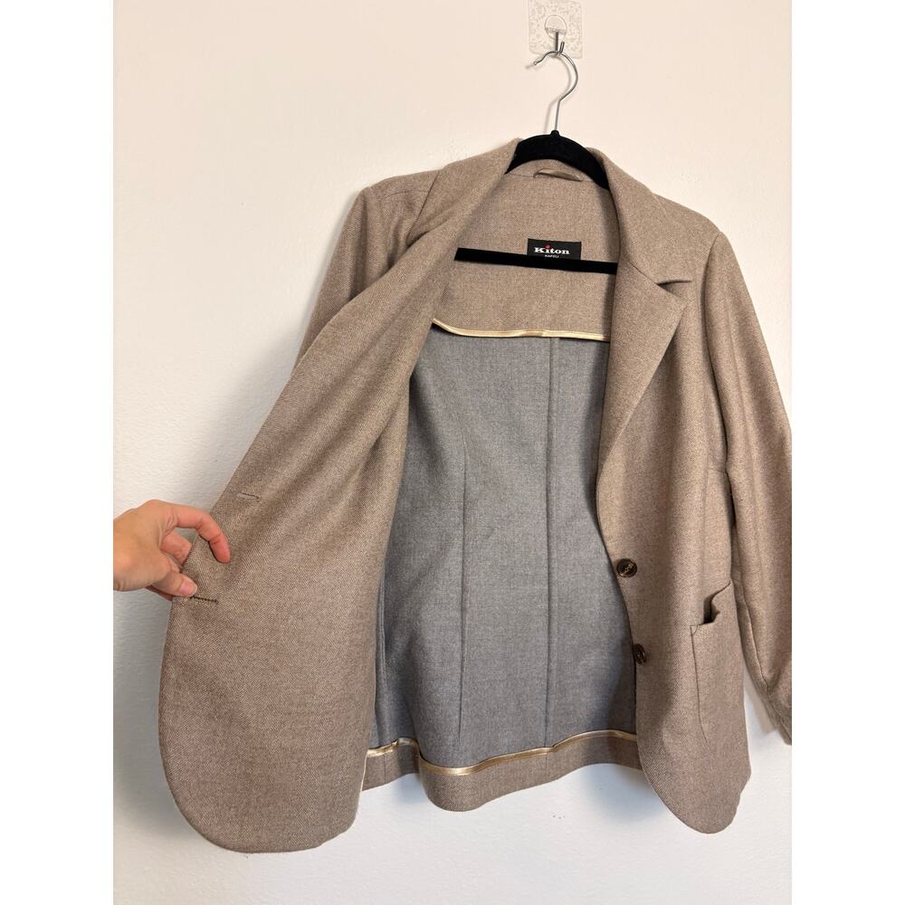 Kiton Napoli 100% Cashmere Herringbone Blazer Jacket Beige Like New IT 52 US 8 - Picture 4 of 7
